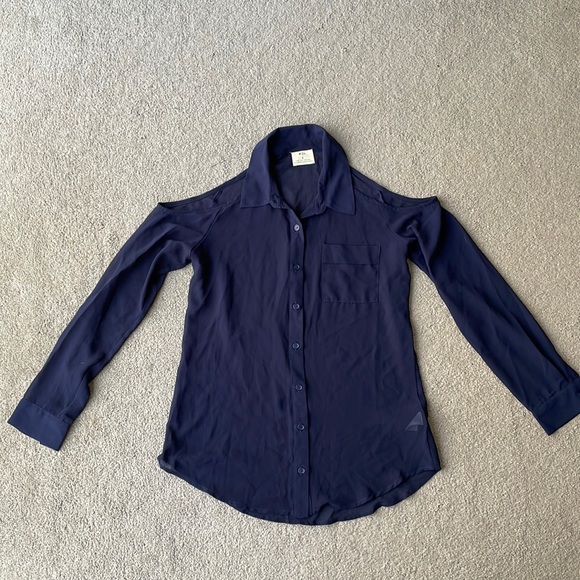 Pins & Needles Navy Blue Cold Shoulder Button Up Shirt Urban Outfitters - Picture 1 of 3